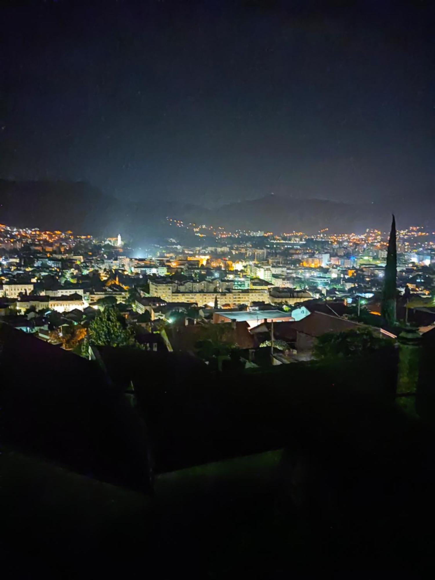 View Of The City - Studio Apartment Mostar Bagian luar foto