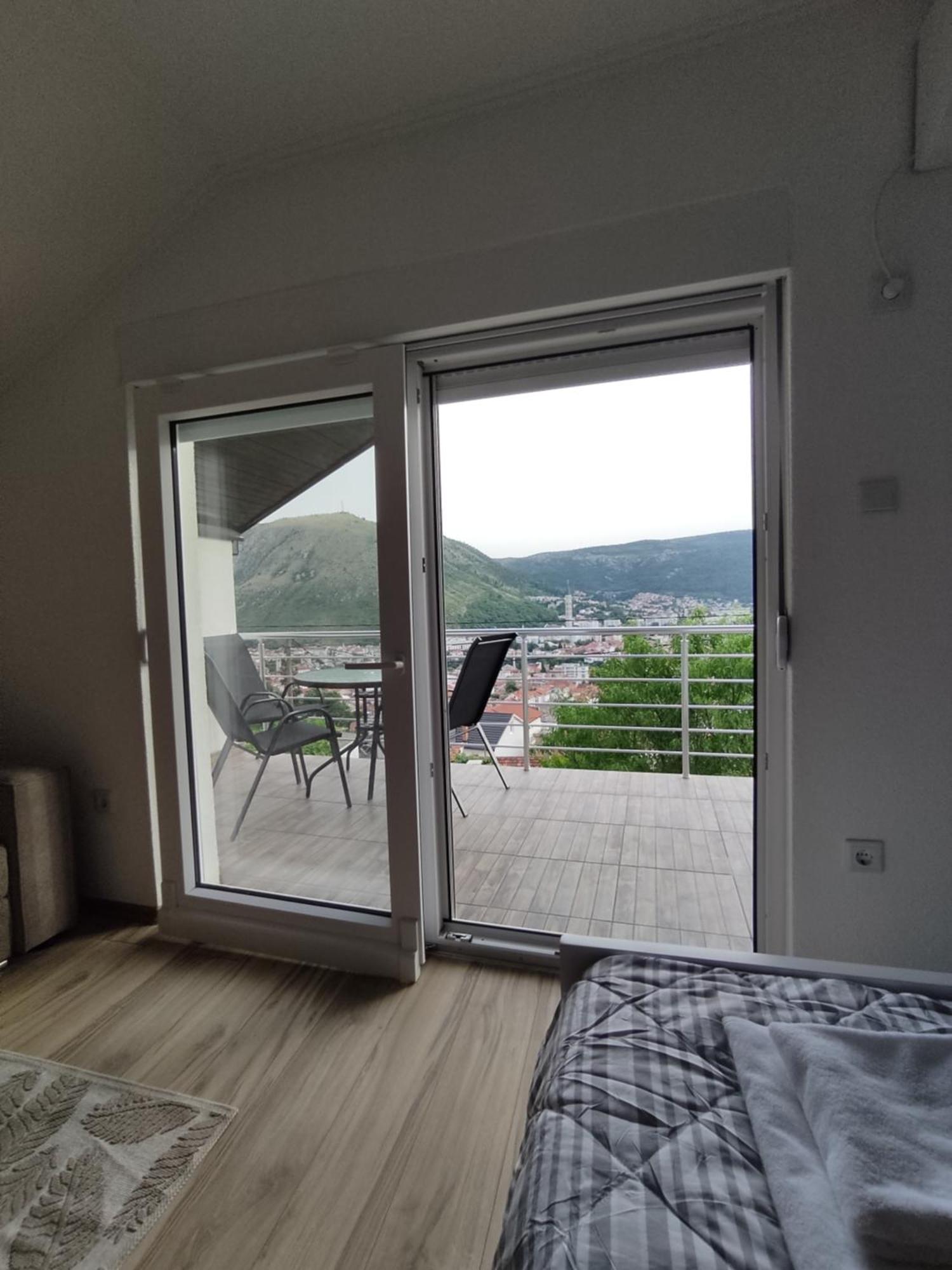 View Of The City - Studio Apartment Mostar Bagian luar foto