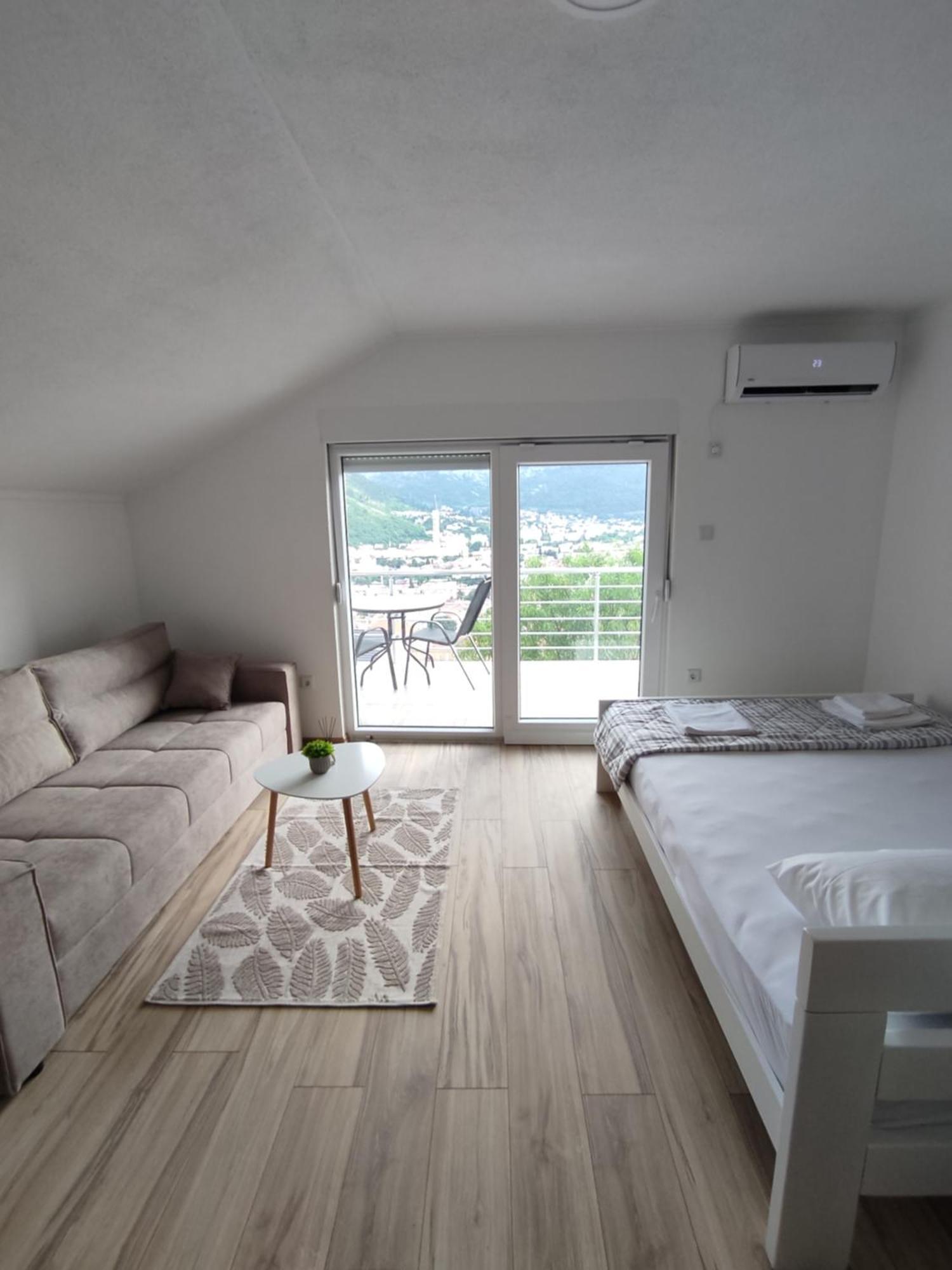 View Of The City - Studio Apartment Mostar Bagian luar foto