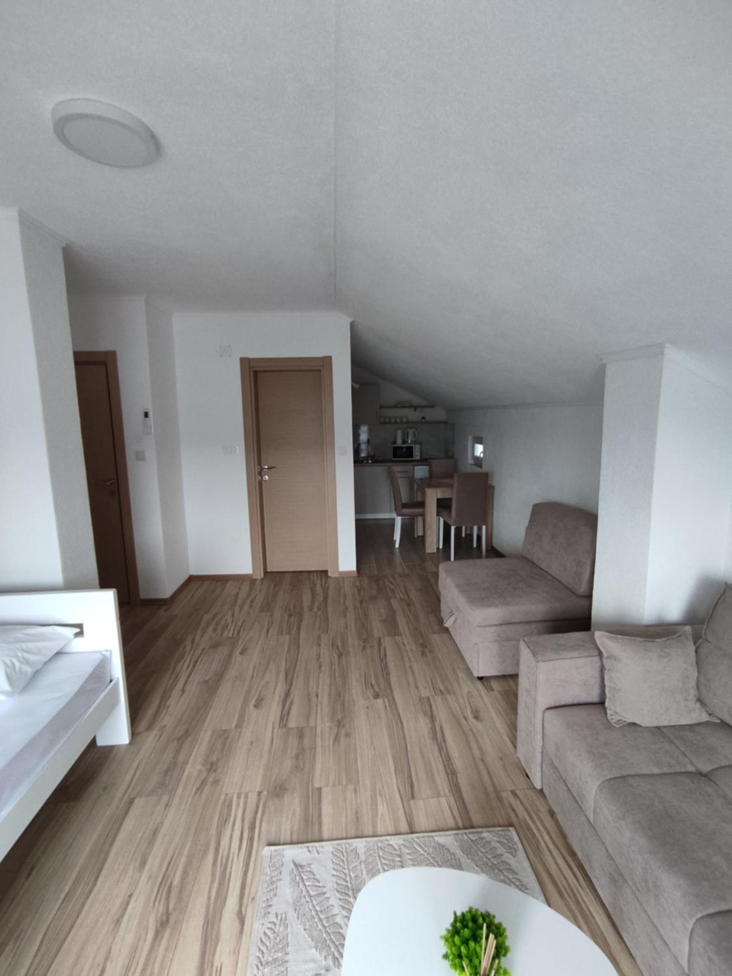 View Of The City - Studio Apartment Mostar Bagian luar foto