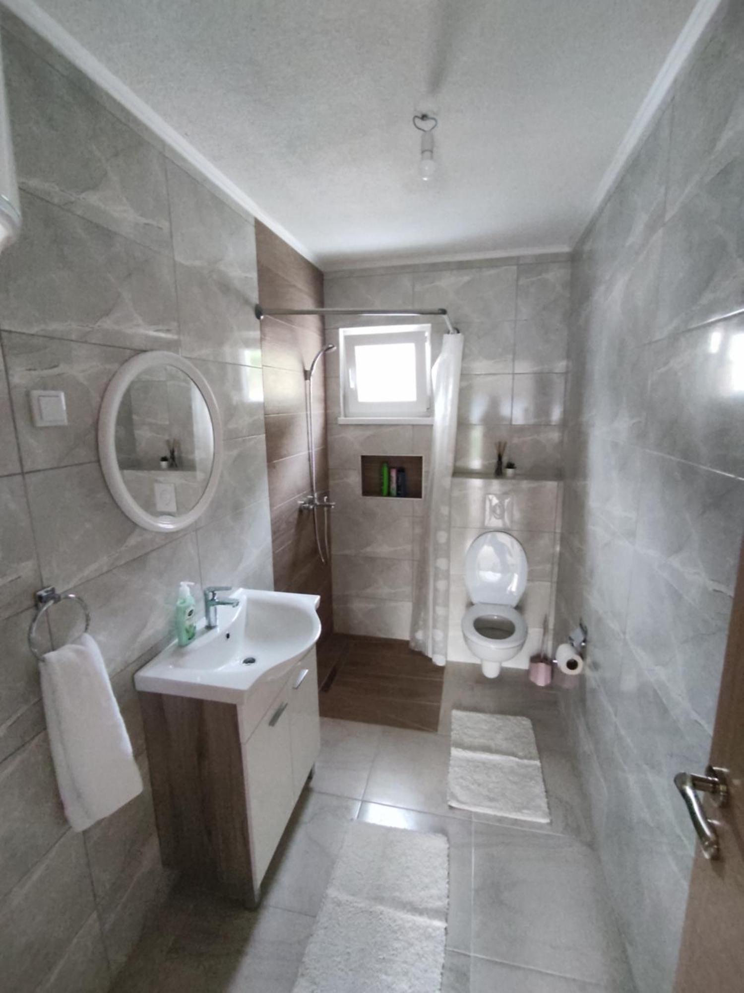 View Of The City - Studio Apartment Mostar Bagian luar foto