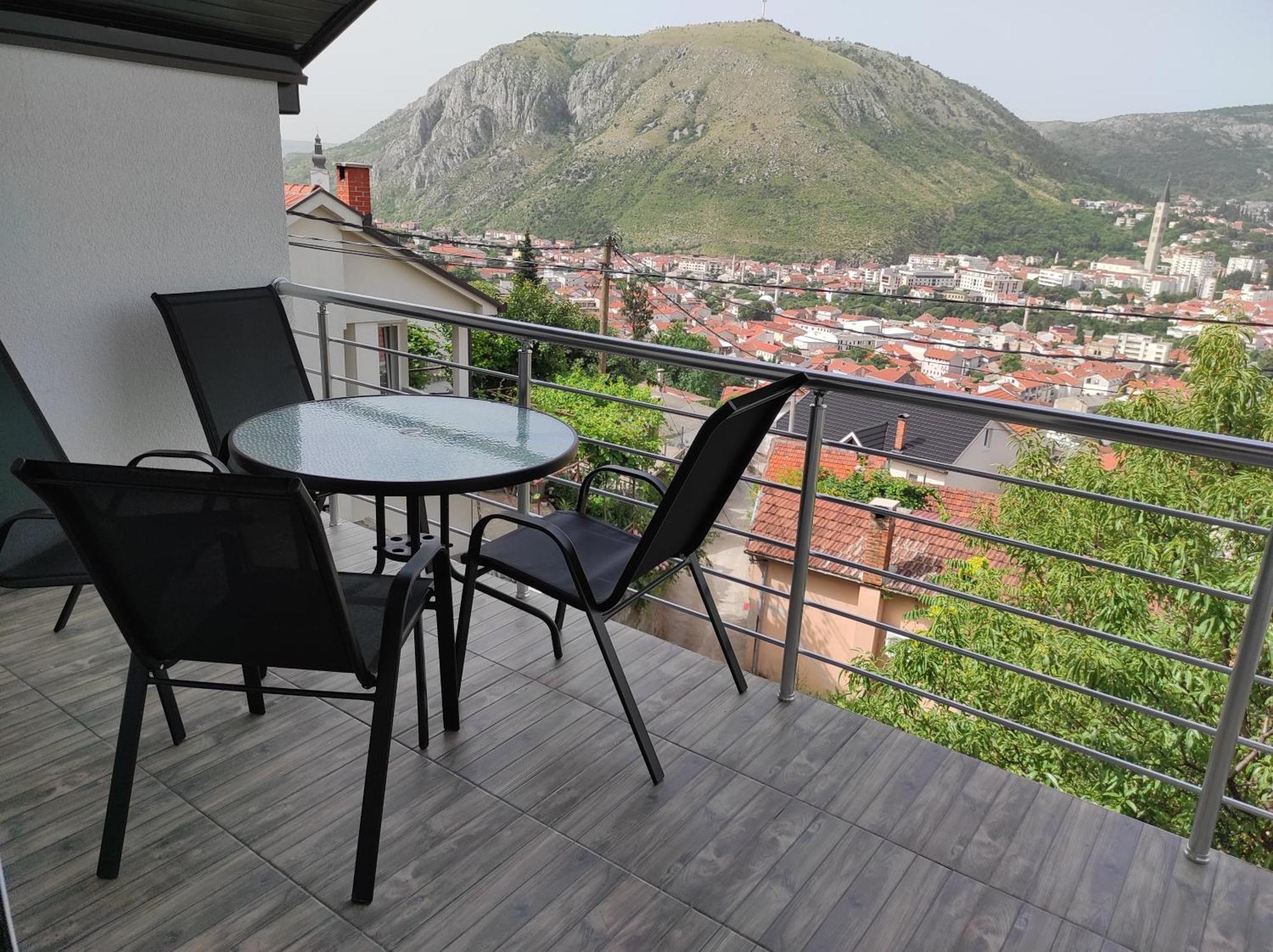 View Of The City - Studio Apartment Mostar Bagian luar foto