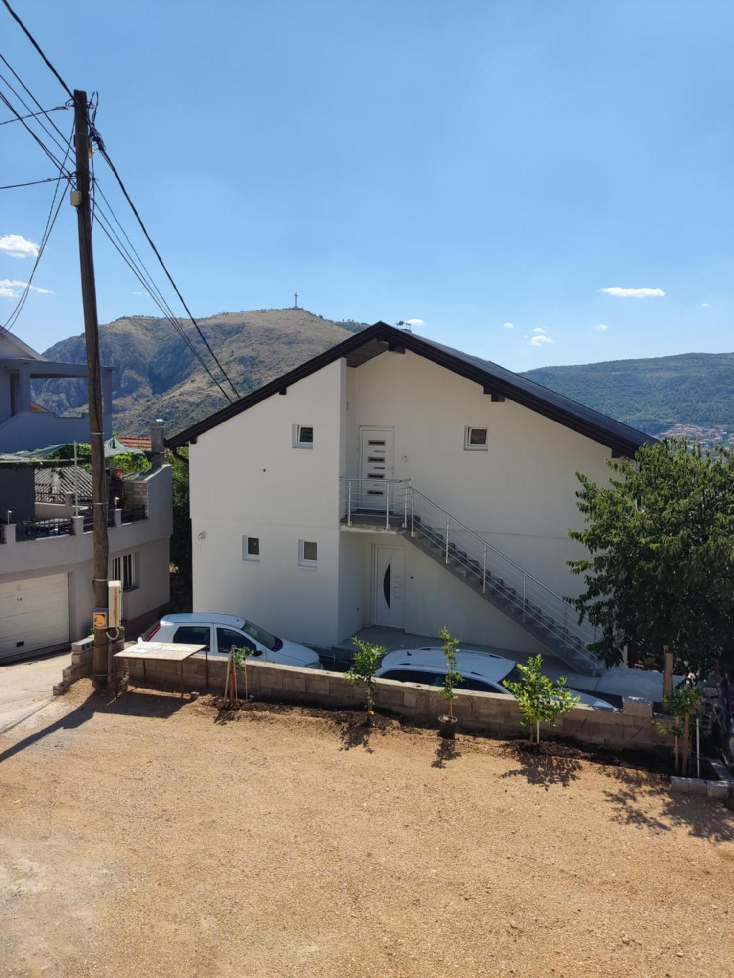 View Of The City - Studio Apartment Mostar Bagian luar foto